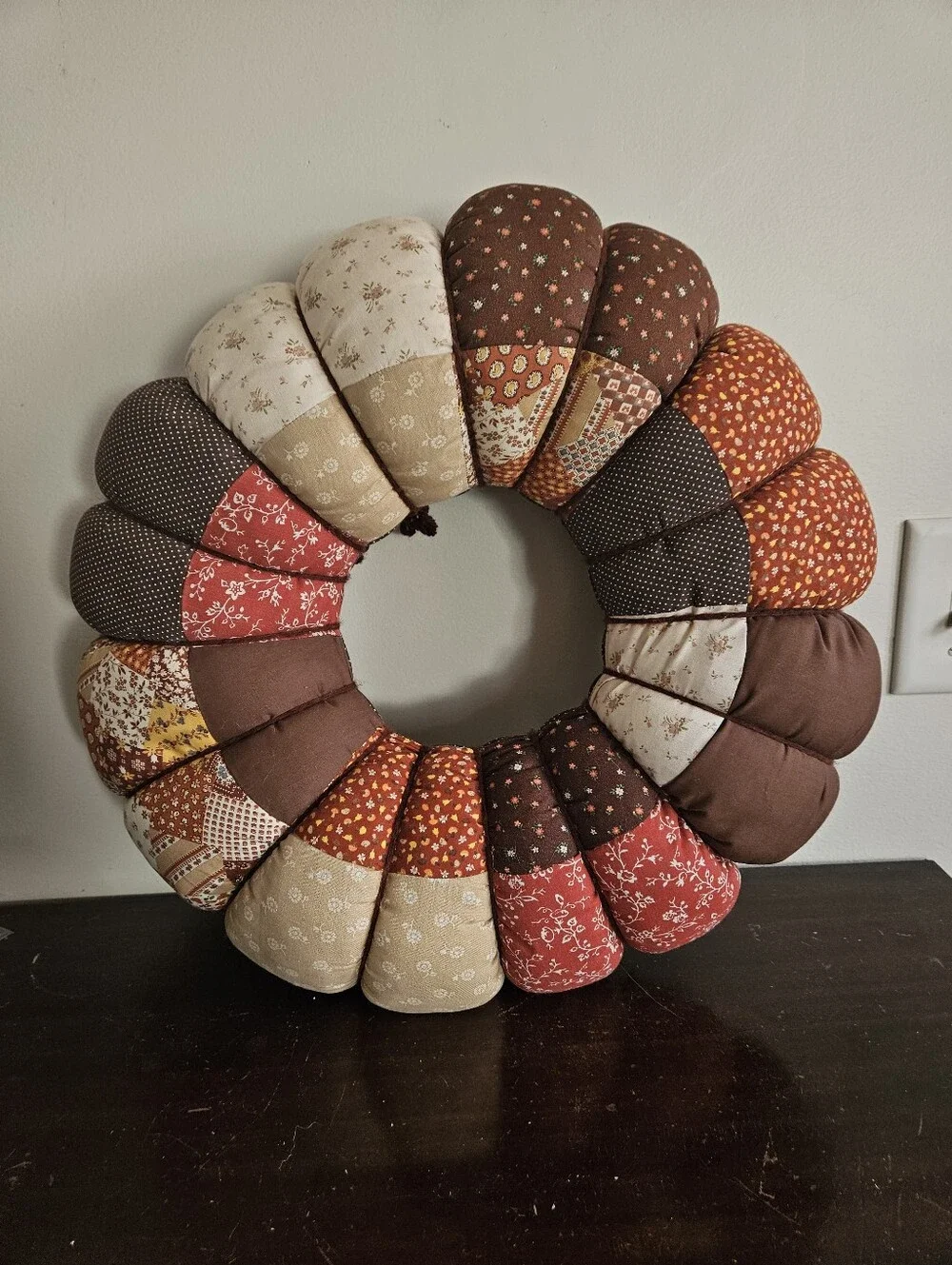 Vtg 1970s Fabric Puff Wreath Patchwork Quilted Stuffed 16
